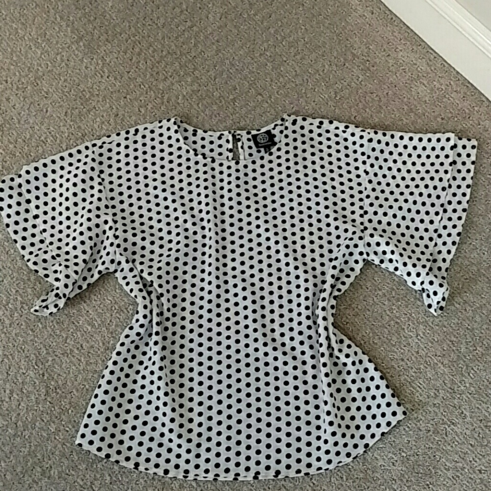 Flutter sleeve polka dot blouse
